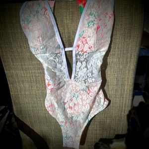 NWT Beautiful Cupshe one-piece floral and lace bathing suit, size S